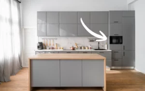 qual o melhor lugar para colocar o microondas na cozinha